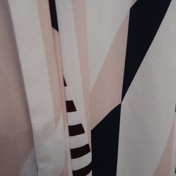 Womens Ecowish Geometric Print V-Neck Belted Summer Casual Dress - Picture 3 of 6